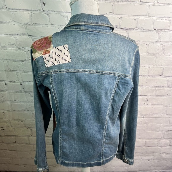 Chico’s Printed Patches Denim Jacket Medium - Picture 4 of 8